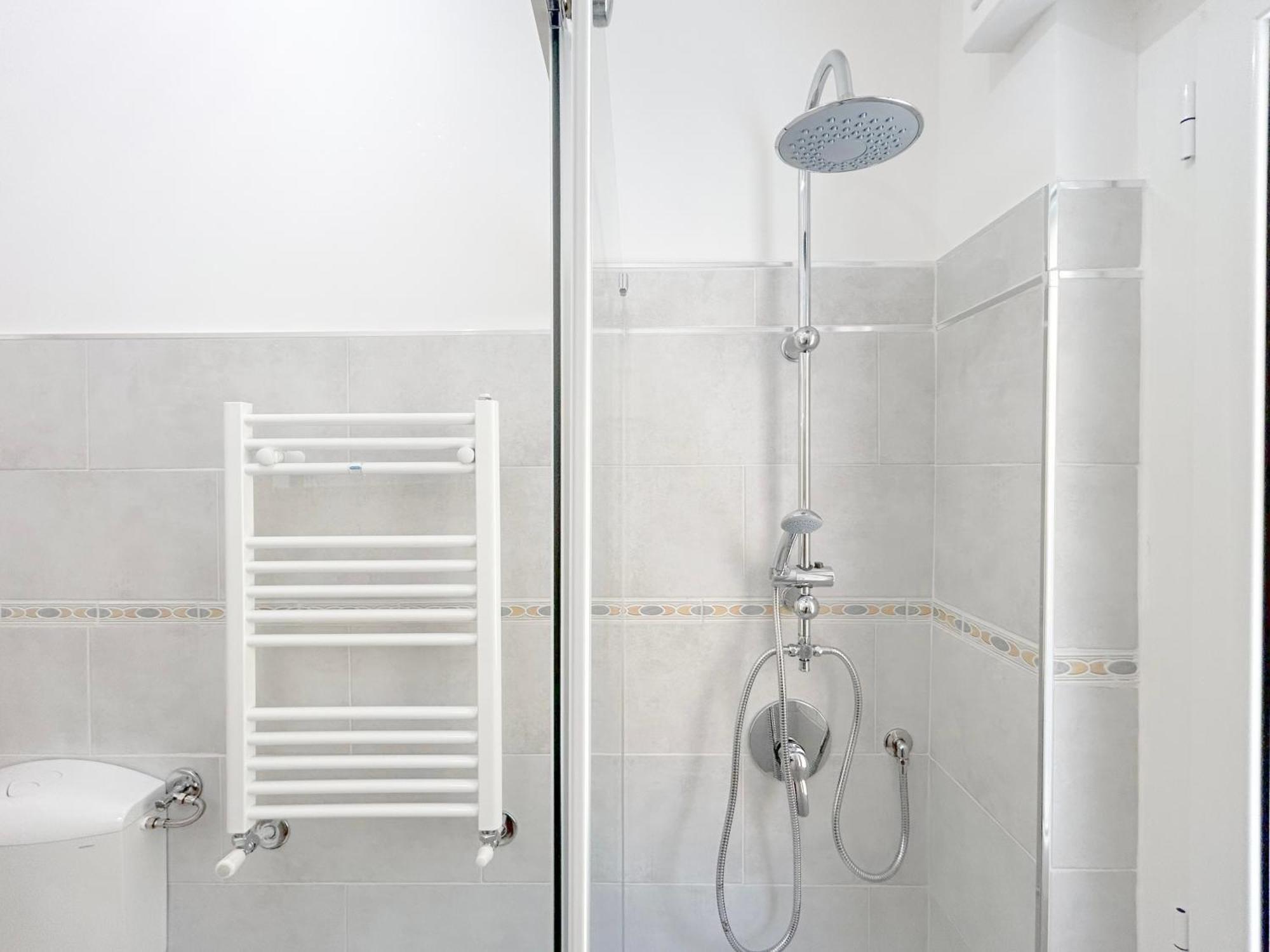 Ferienwohnung Elegant House - Centro - 400Mt Dal Mare Ventimiglia Exterior foto
